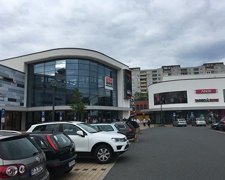 Leine-Center Laatzen mit Parkplatz – Einsatzort Schlüsseldienst und Schlüsselnotdienst im Süden Hannovers